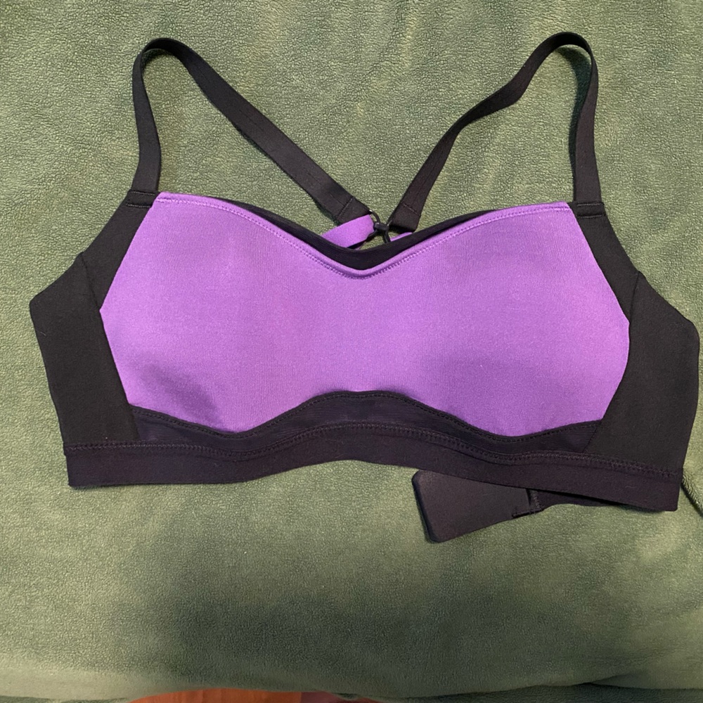 Brooks fineform moving comfort collection size xs